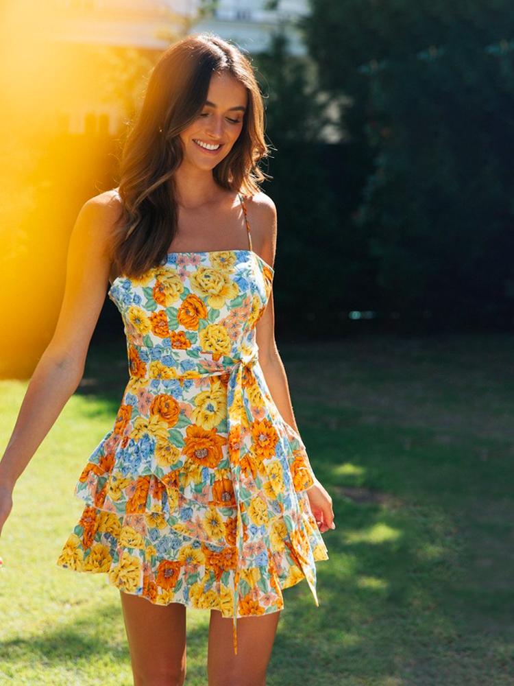 Elena – Mini vestido floral con cinturón ajustable